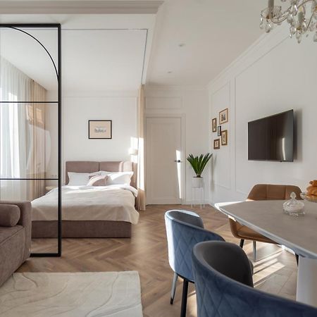 "M&D Apartmentslviv" Ultra Lux Rynok Square, 6Person Екстер'єр фото