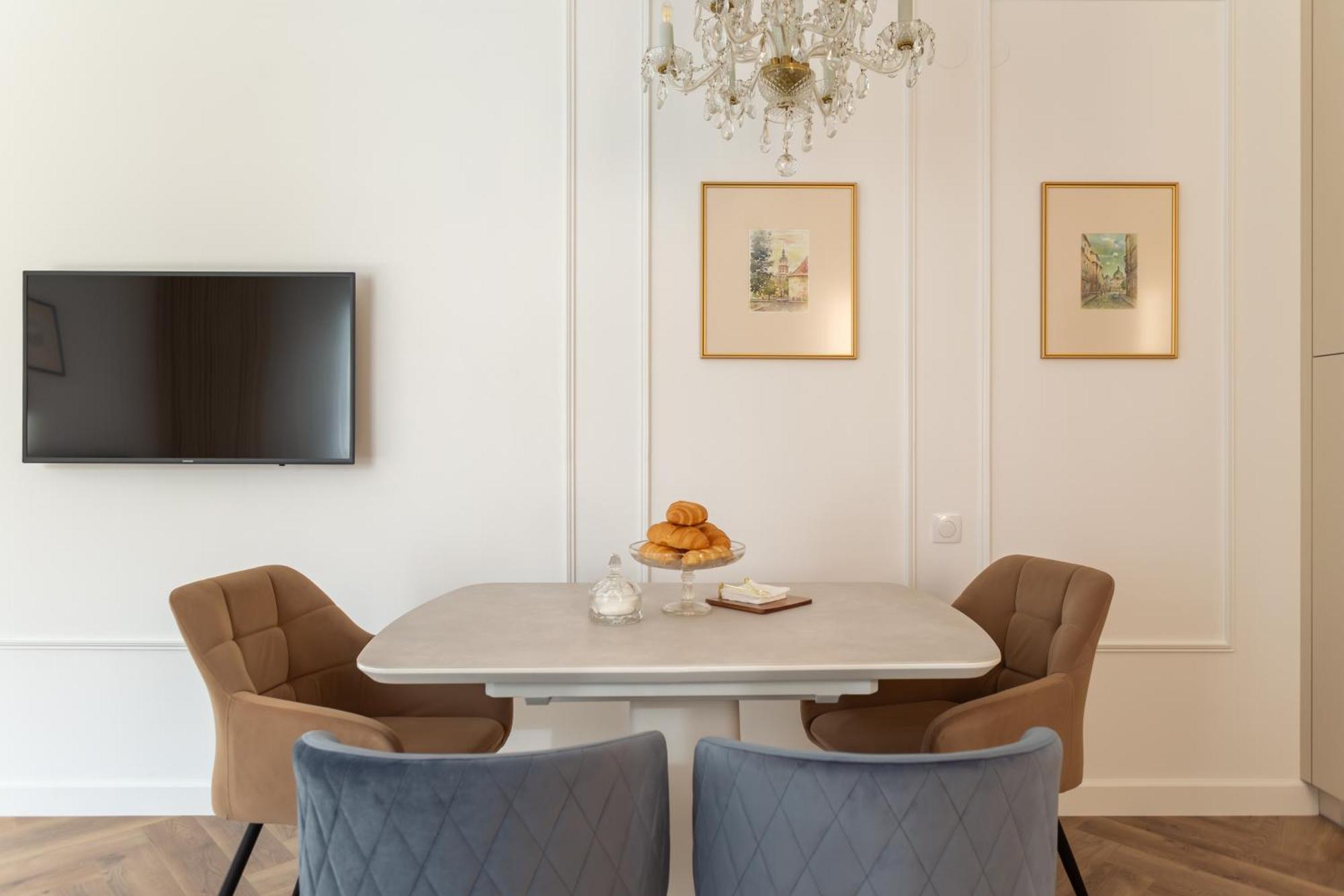 "M&D Apartmentslviv" Ultra Lux Rynok Square, 6Person Екстер'єр фото