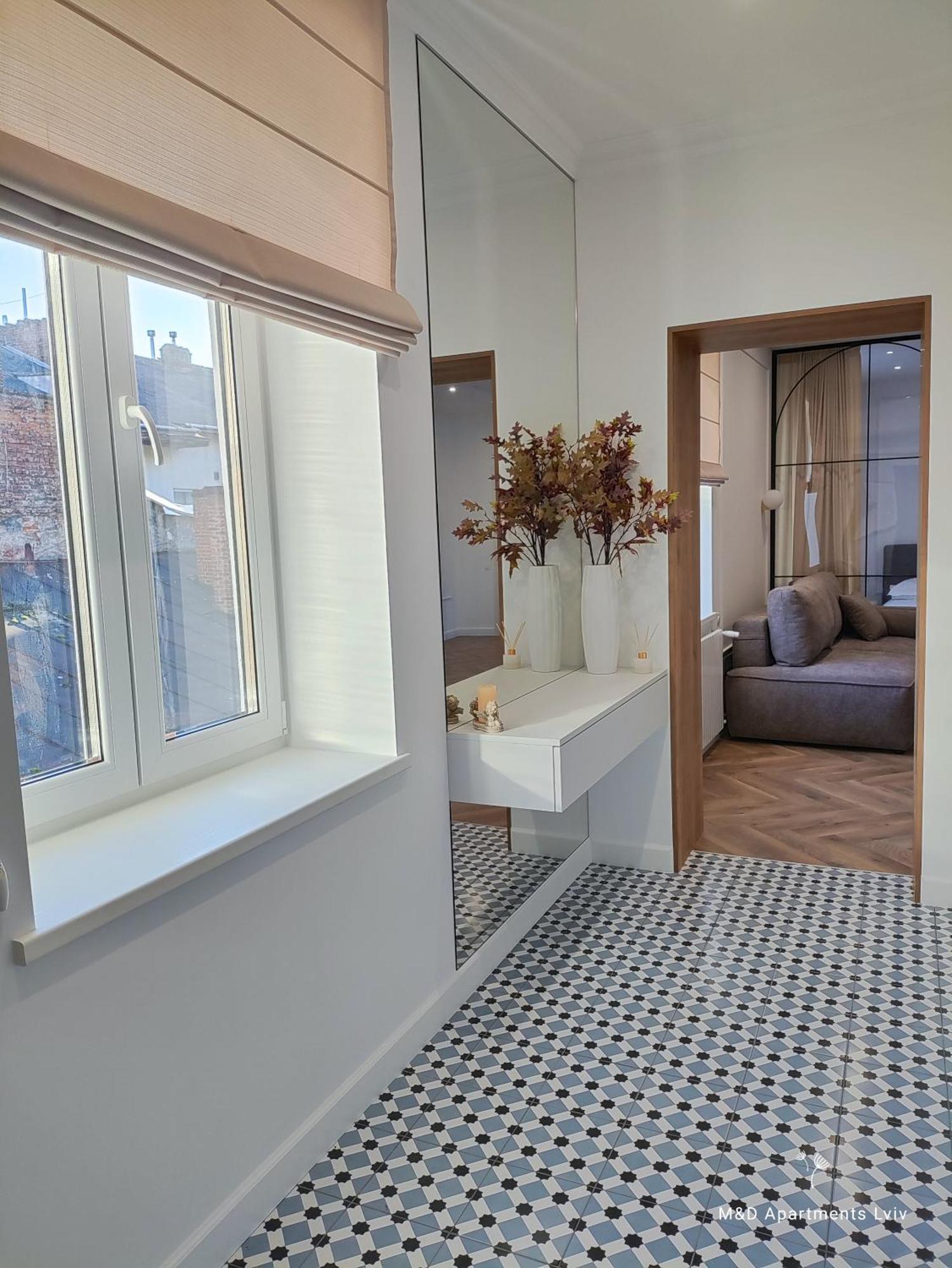 "M&D Apartmentslviv" Ultra Lux Rynok Square, 6Person Екстер'єр фото